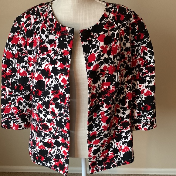 Covington Floral Cropped Jacket 100% cotton, lining 100% polyester. 16-18W - Picture 2 of 12